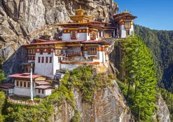 Castorland - 53445 - View of Paro Taktsang, Bhutan - 500 Piece