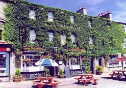 Wentworth - B12 - The Black Swan Hotel Leyburn Yorkshire - 250piece (Wooden)